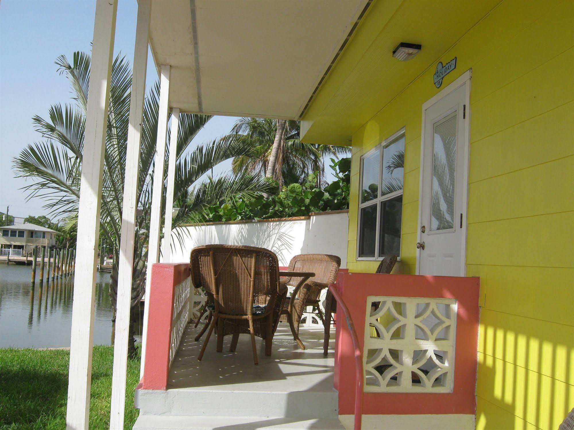 The Holiday Court Villas And Suites Fort Myers Beach Exterior foto